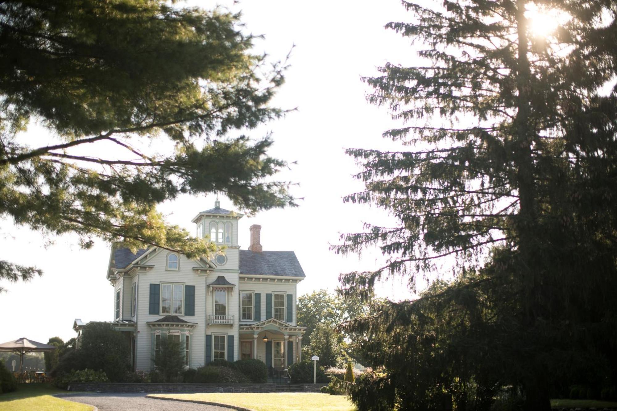 Jedediah Hawkins Inn Jamesport Екстериор снимка
